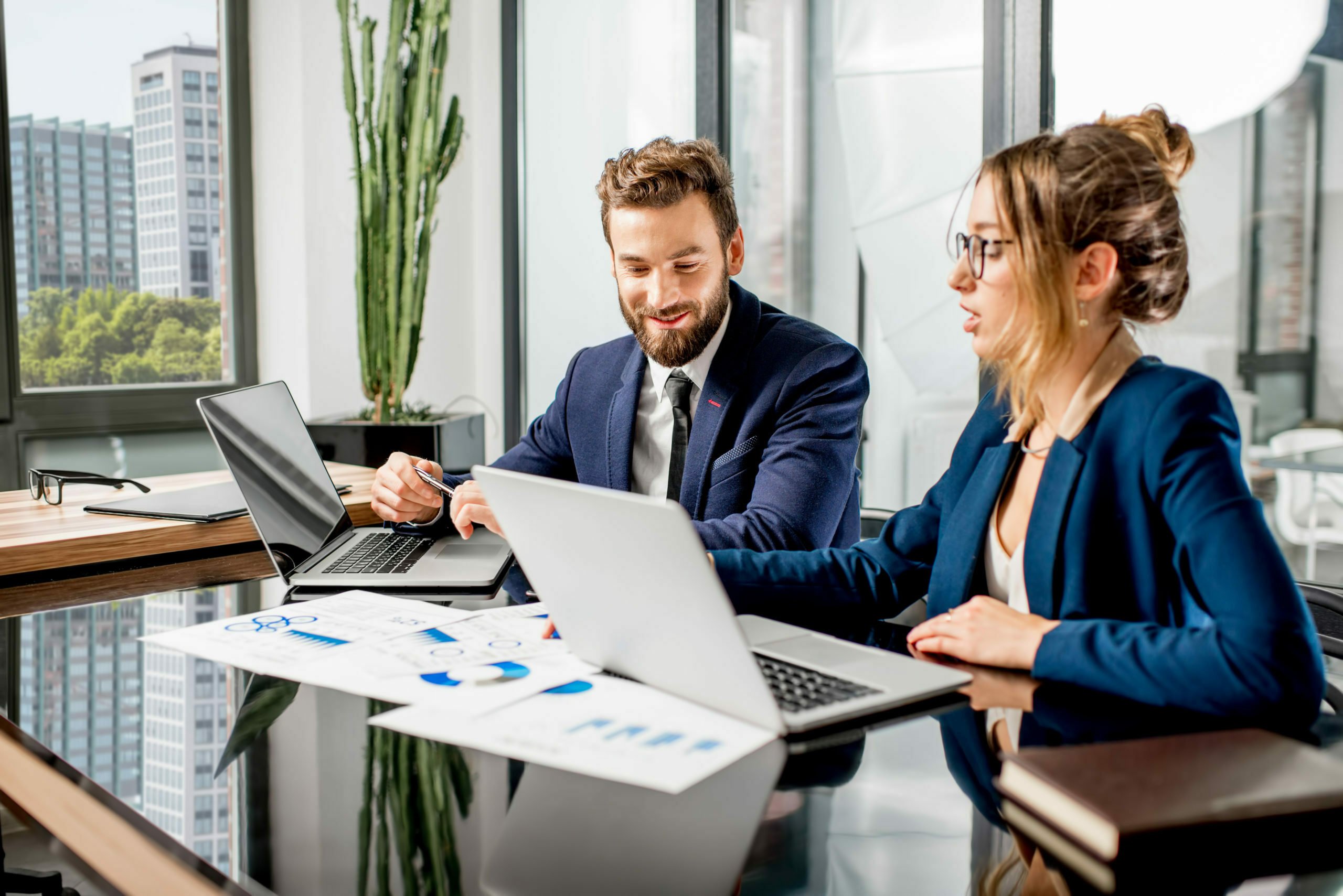 Analytic managers team working at the office